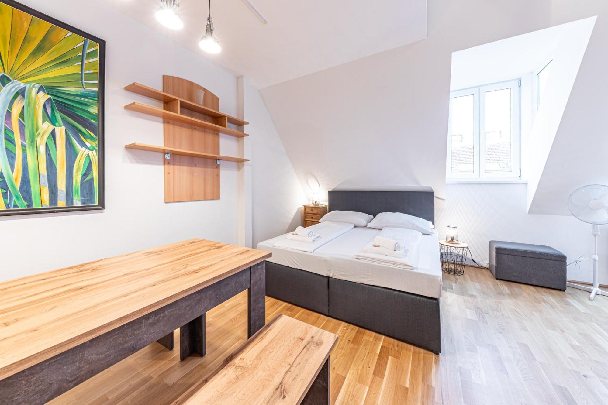 Penthouse Suites By Jr City Apartments Vienna Exterior photo
